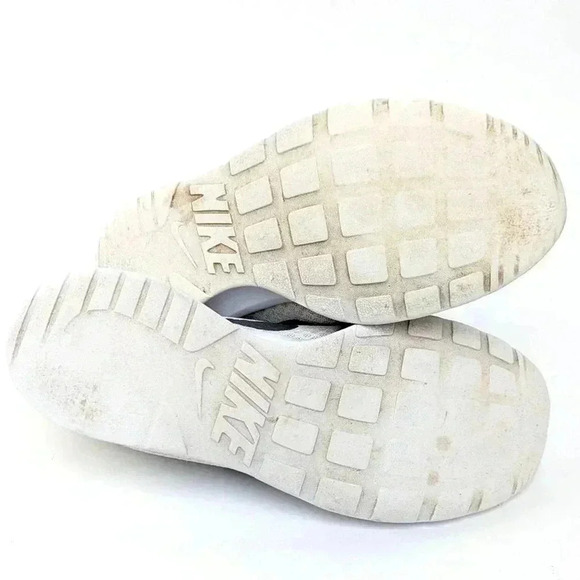 Nike Tanjun White Running Shoes - 9 - Picture 4 of 10
